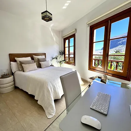 Casa Con Gran Terraza Y Vistas