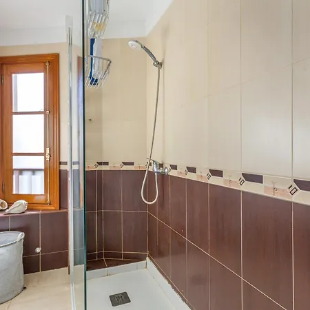 Casa Con Gran Terraza Y Vistas