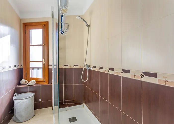 Casa Con Gran Terraza Y Vistas